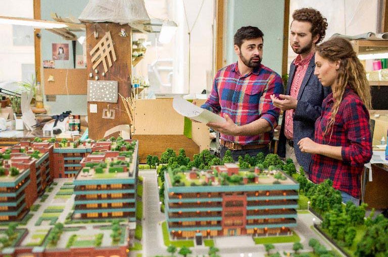 Redeveloping the territory: from the suburbs to urban centres