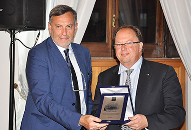 Luigi Lazzareschi wins the Capo d’Orlando Award in the “Science and Industry” category